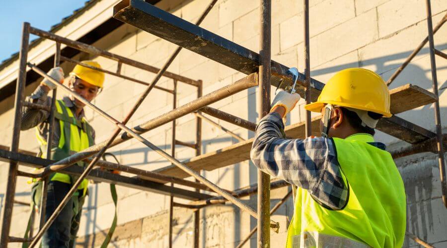 Professional fairlawn roofing services in Arrowsmith, IL